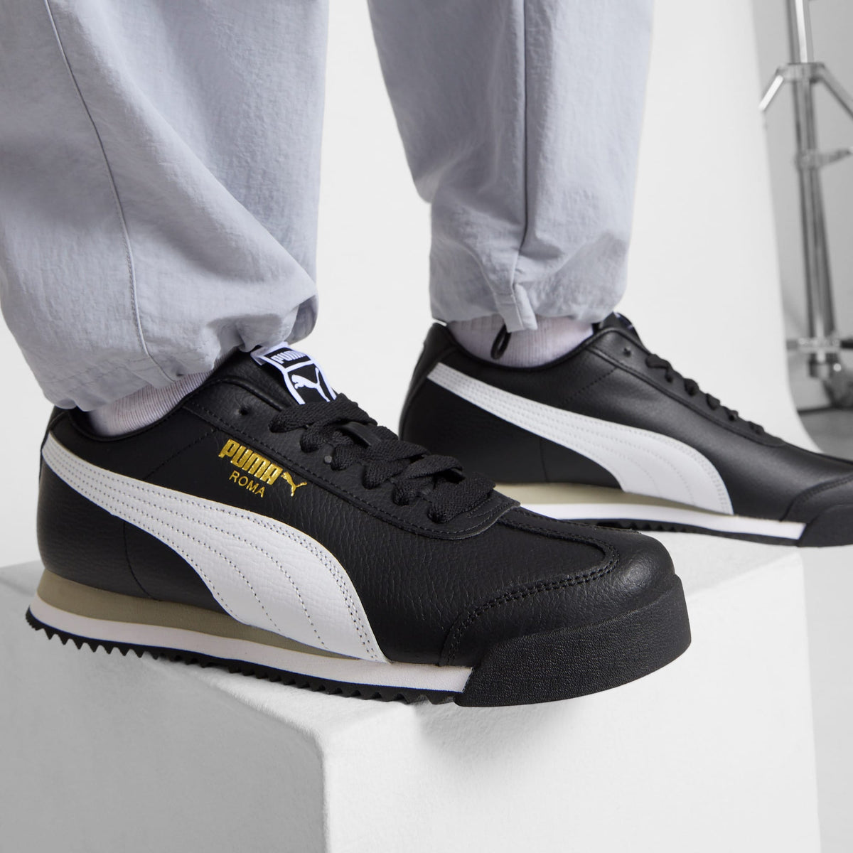 Roma 24 Retro Sneakers