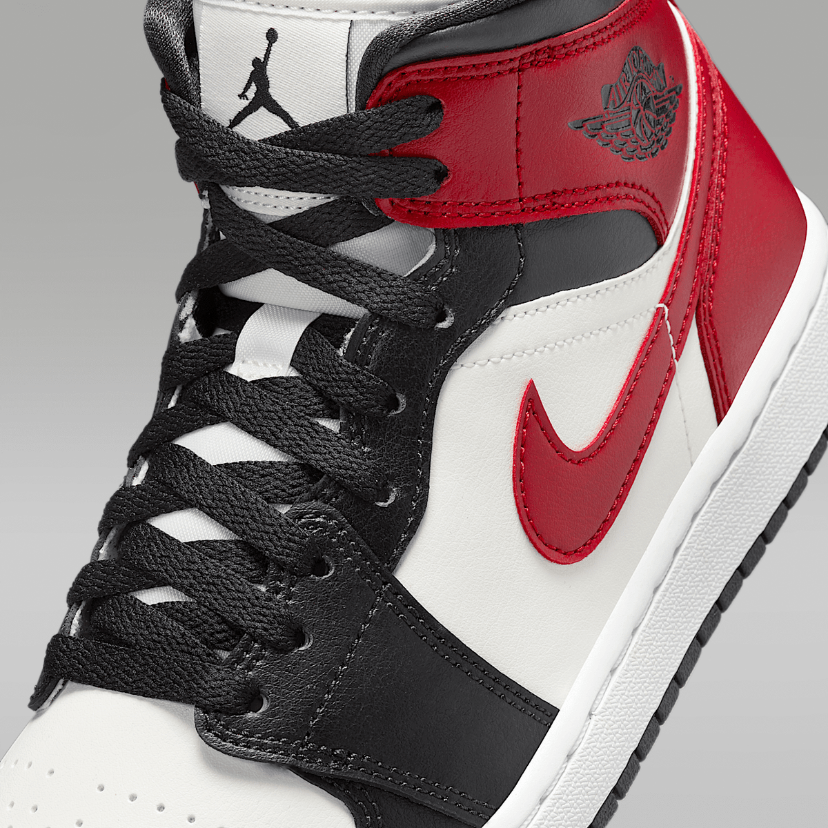 Air Jordan 1 Mid Women's Shoes