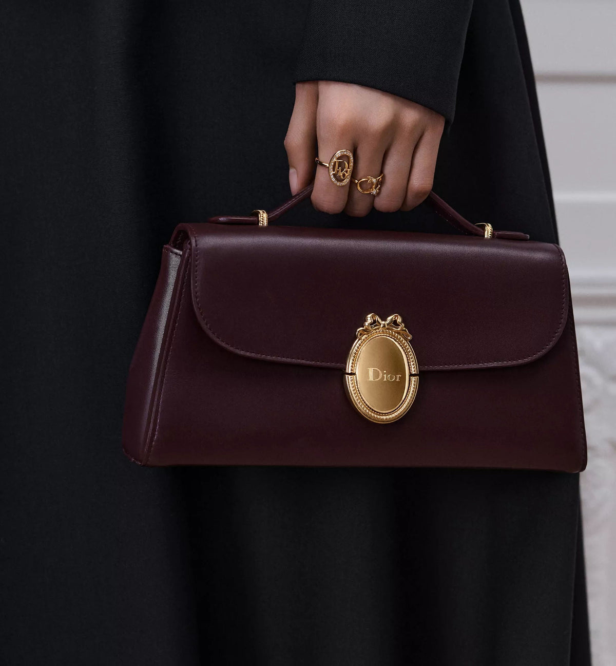 Women's Médaillon Pouch Shoulder Bag