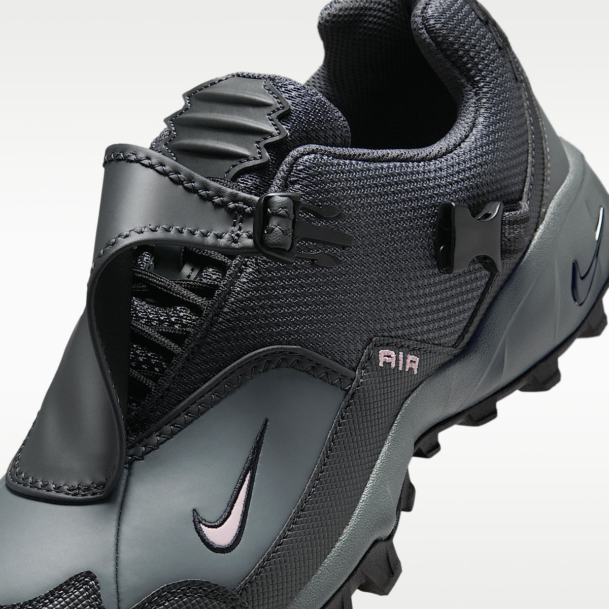 ACG Phassad Men's Rugged Trail Running Shoes Anthracite